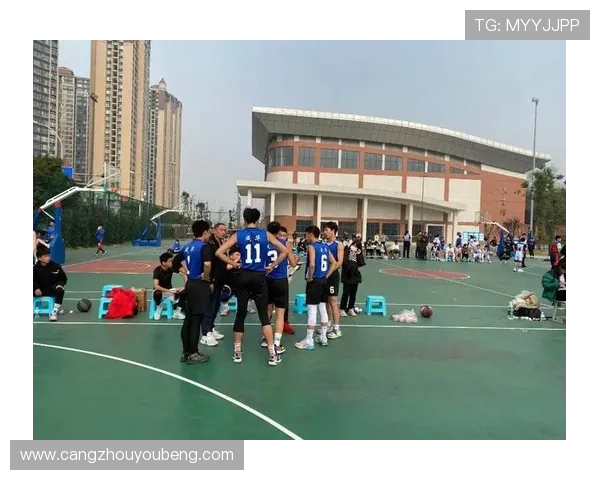 成都篮球队在大师赛积分榜上以55分稳居第一位置，展现强劲实力
